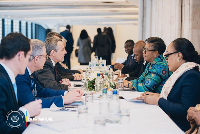 Illustration du renforcement de la diplomatie et des institutions